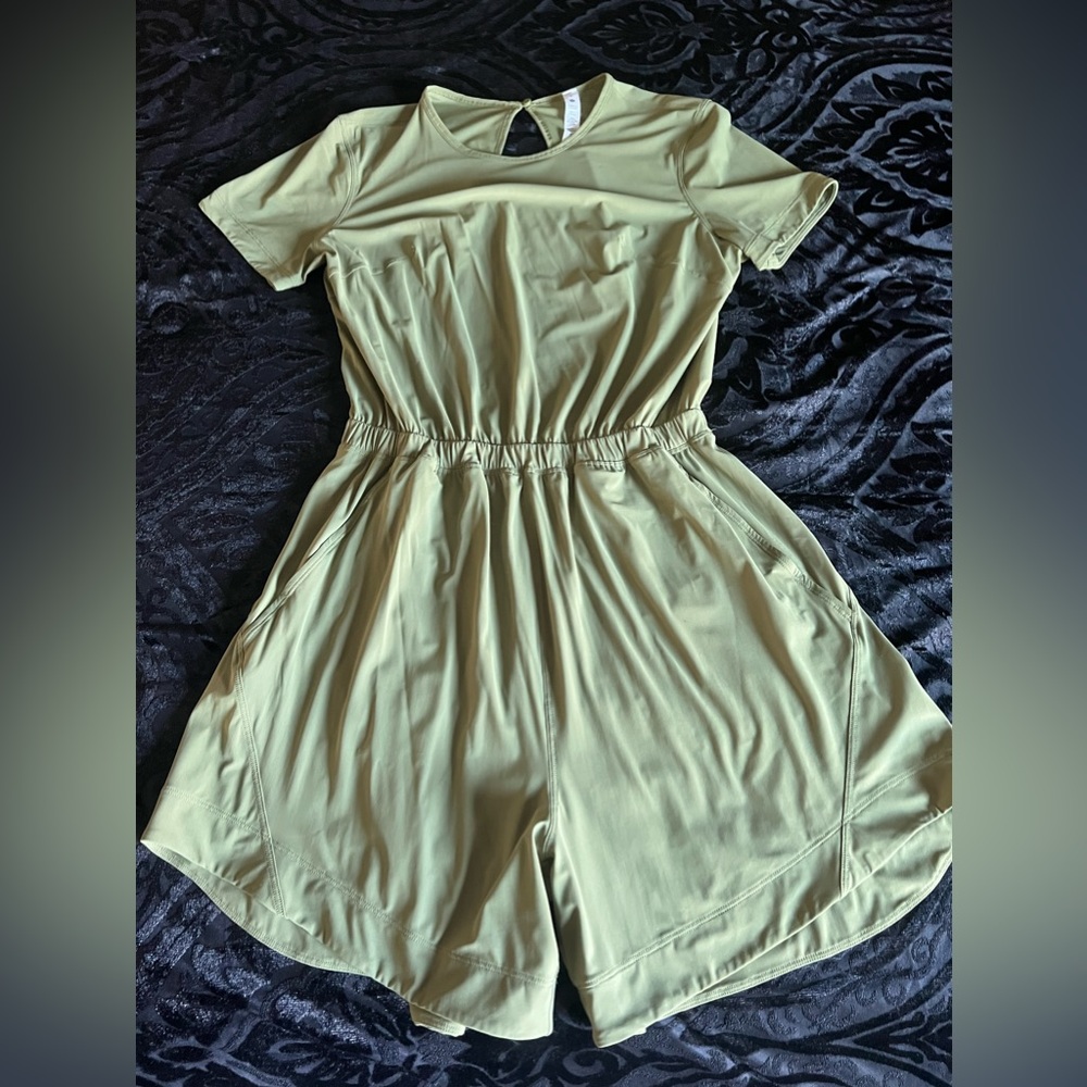Lululemon Lightweight High Neck Romper Size 6